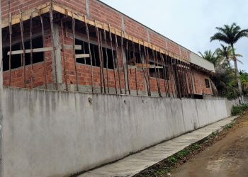Guarapari: A construção do Centro Municipal de Educação em em Village do Sol não para