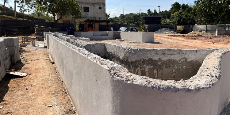 Piúma: Praça Saudável com obras de construção em ritmo acelerado