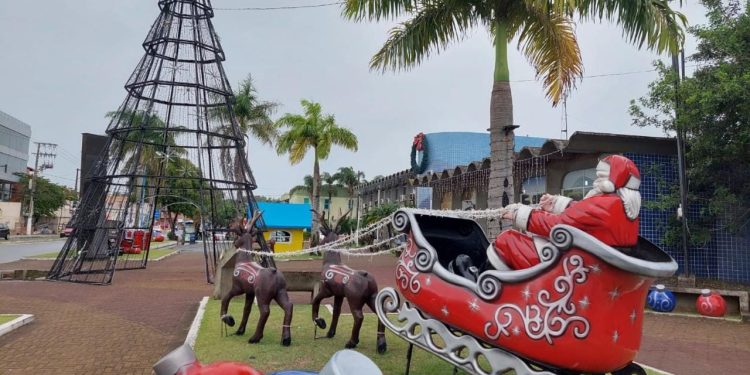 Anchieta: Festividades de Natal contarão com árvores gigantes e 80 mil micro lâmpadas