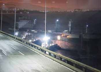 Brasil: Navio à deriva bate na Ponte Rio-Niterói e via é fechada
