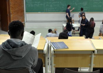Brasil: Pesquisa revela que jovens negros têm menos acesso ao mercado de trabalho