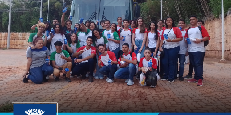 Marataízes: Estudantes visitam evento do SENAI