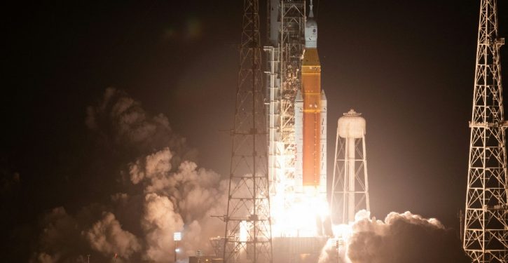 Mundo: Foguete da missão Artêmis 1 é lançado com sucesso pela NASA