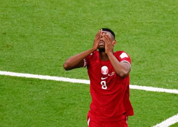 Mundo: Qatar se torna primeiro país-sede da Copa do Mundo a perder o jogo de estreia