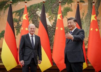 Mundo: Alemanha pede para China usar sua ‘influência’ sobre a Rússia para evitar escalada nuclear na Ucrânia