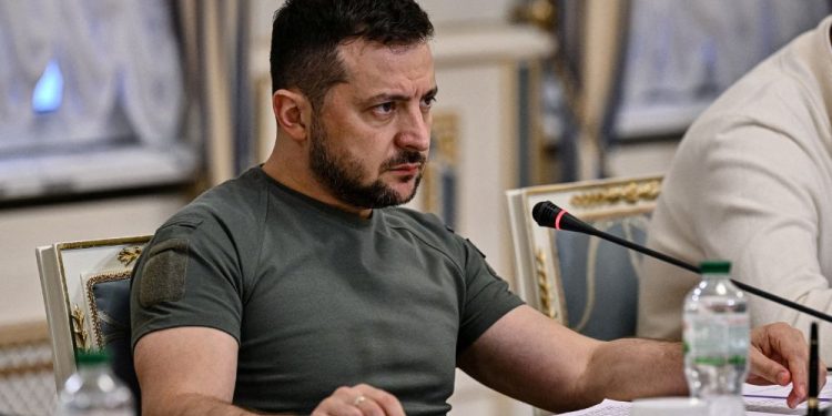 Mundo: Zelensky diz que haverá resposta ao ataque contra infraestrutura de energia
