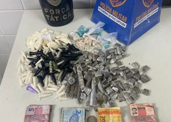 PM: Força Tática faz apreensão arma de fogo e drogas na Serra