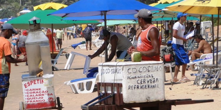 Piúma: Prefeitura divulga resultado preliminar do edital de recadastramento de ambulantes