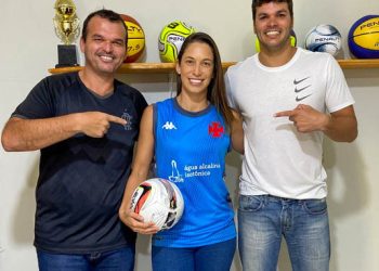 Piúma: Campeã brasileira de Beach Soccer visita a prefeitura