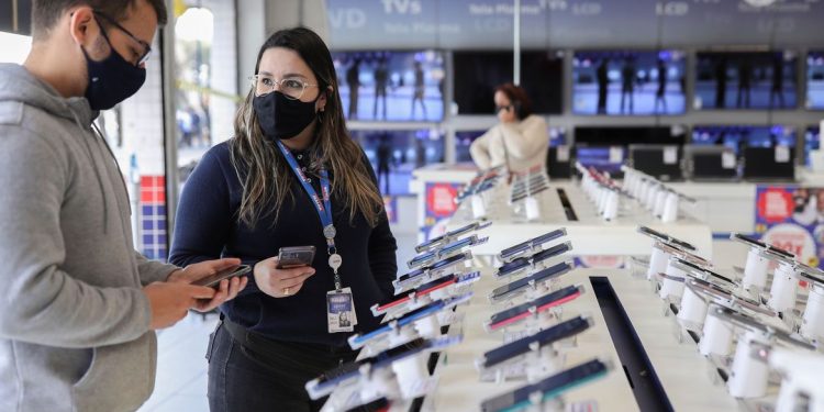 Brasil: País gera 135 mil novos postos de trabalho em novembro
