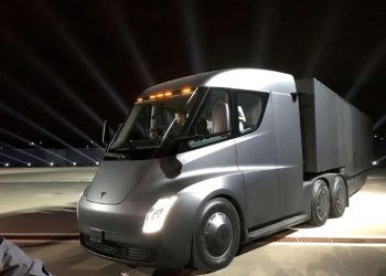 Mundo: Musk pronto para lançar o caminhão elétrico da Tesla