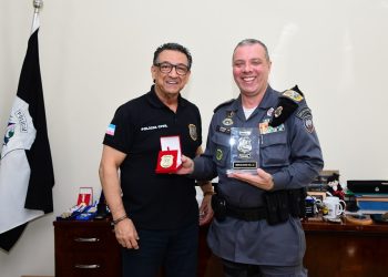 Polícia: Comandante-geral da PM recebe homenagens da PC