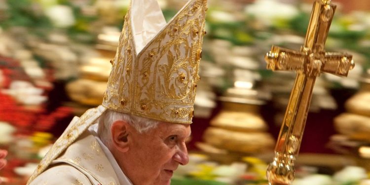 Mundo: Papa Emérito Bento XVI terá funeral simples