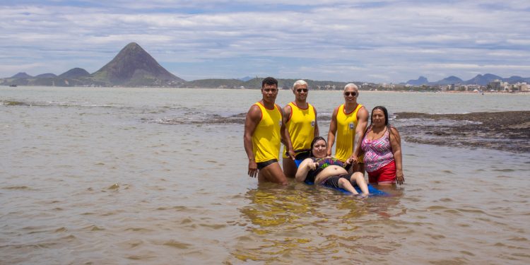 Piúma: Prefeitura implanta o projeto Praia Acessível