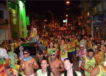 Alfredo Chaves: Bloco ARA homenageia antigos bailes de salão