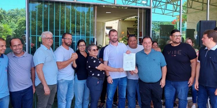 Anchieta: Prefeitura assina ordens de serviço de reforma de duas unidades de saúde