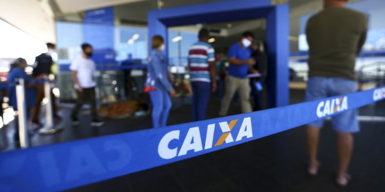 Brasil: Caixa começou a pagar abono salarial de 2021