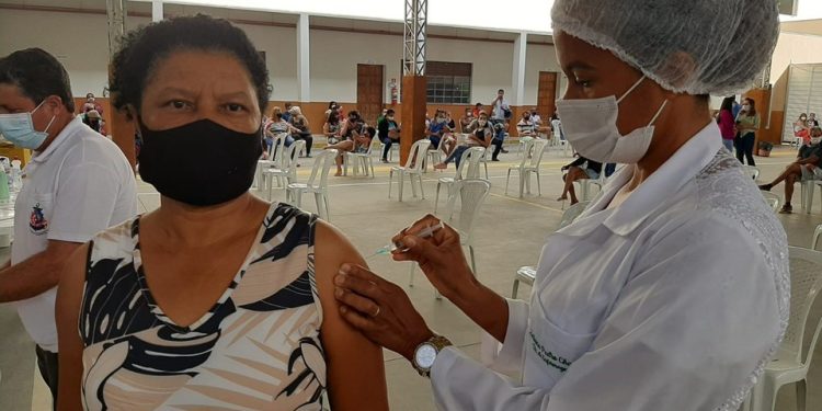 Estado: Espírito Santo começa a distribuição de doses de vacina bivalente para enfrentamento à Covid-19