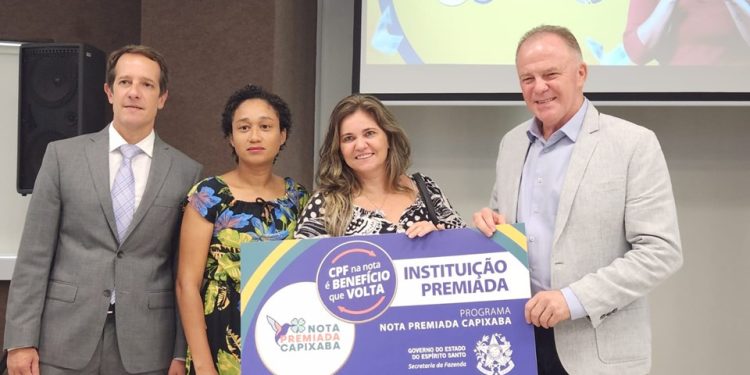 Estado: Governador entrega prêmios para sorteados do Nota Premiada Capixaba