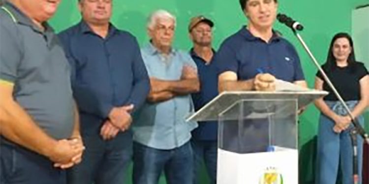 Guarapari: Prefeito assina Ordem de Serviço em Santa Luzia