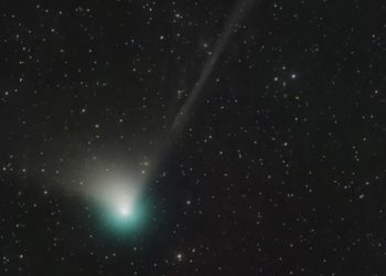 Mundo: Cometa verde recém-descoberto se aproxima da Terra