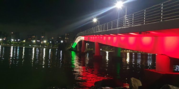 Vitória: Homenagem ao imigrante italiano ilumina Ponte da Ilha do Frade