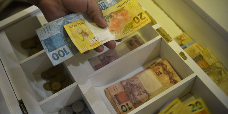 Brasil: Governo cria novas regras para consignado do Bolsa Família