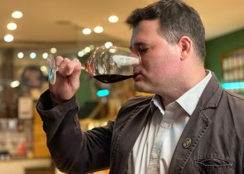 Anchieta: Sommelier anchietense conquista certificação inédita internacional