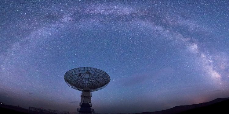 Mundo: Os arcos gigantes no cosmos