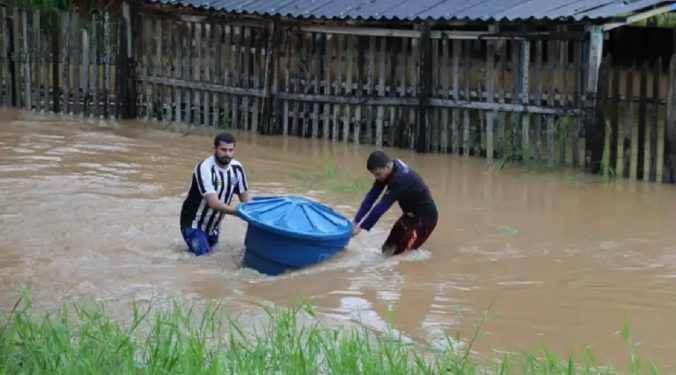 Brasil: Fortes chuvas deixam região Norte em situação caótica
