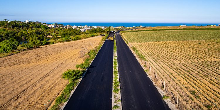 Marataízes: Pavimentação do trecho Lagoa Funda x ES 060 segue em ritmo acelerado