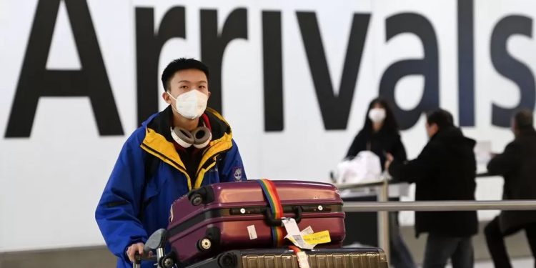 Mundo: Inglaterra não exige mais testes de Covid de viajantes chineses