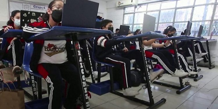 Mundo: Metade do mundo a caminho de estar acima do peso até 2035
