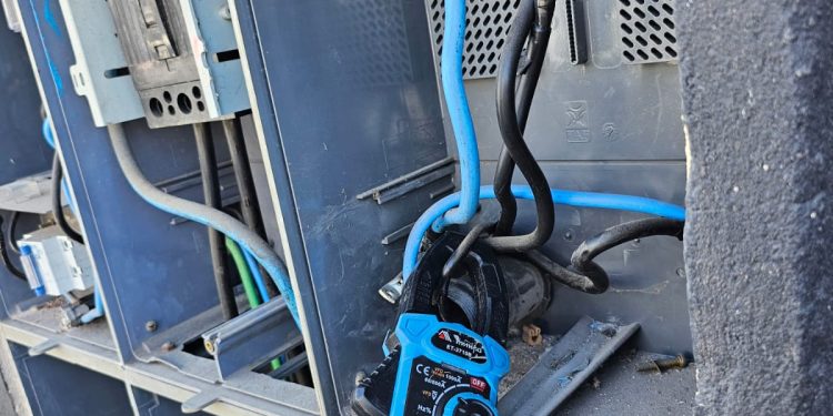 Vila Velha: PC e EDP descobrem furto de energia elétrica em Supermercado