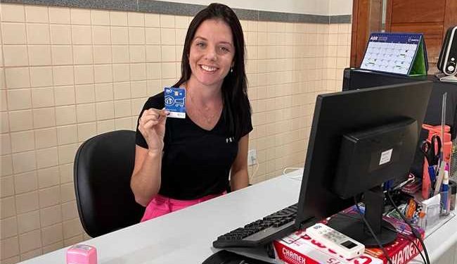 Alfredo Chaves: Começam a ser distribuídos cartões do ticket alimentação aos servidores