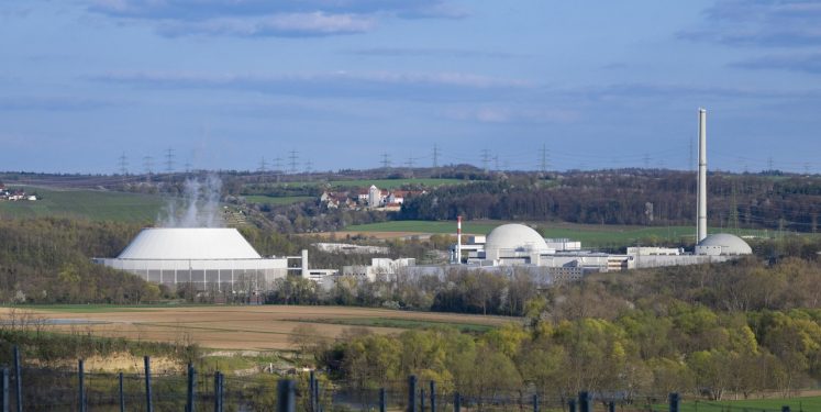 Mundo: Alemanha fecha suas últimas três usinas nucleares