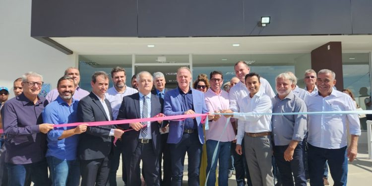 Estado: Governador inaugura Aeroporto Regional de Linhares