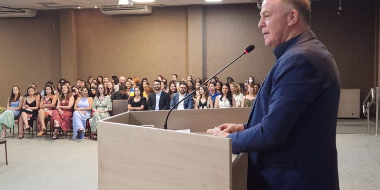 Estado: Governo forma profissionais nos Programas de Residências em Saúde