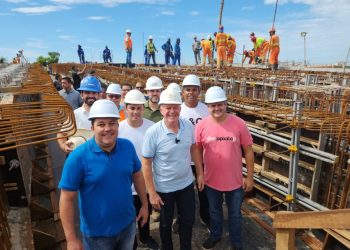 Estado: Governador avança obras do viaduto de Carapina e entrega novos ônibus do Transcol