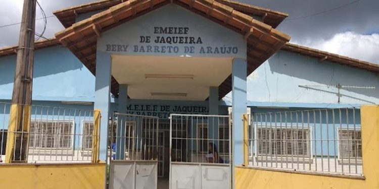 Kennedy: Mulher invade escola municipal e agride servidores