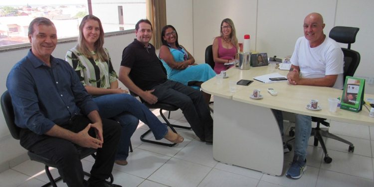 Marataízes: Prefeitura e Grupo Perim discutem parceria para geração de emprego e renda