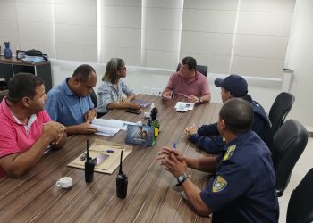 Marataízes: Prefeito discute novas medidas de segurança em escolas da rede municipal