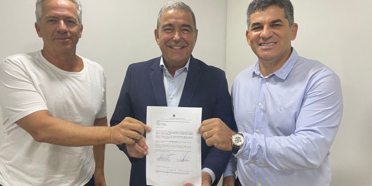 Piúma: Assinada a Ordem de Serviço das obras da orla