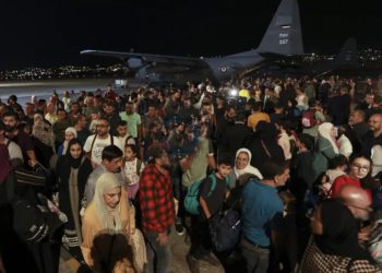 Mundo: Mais de mil estrangeiros já saíram do Sudão