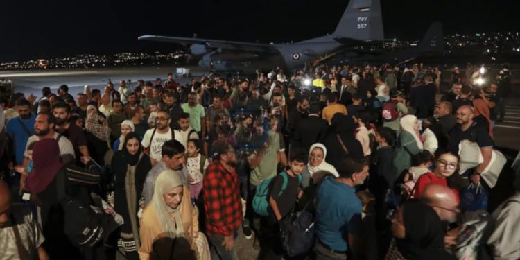 Mundo: Mais de mil estrangeiros já saíram do Sudão