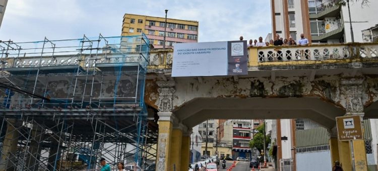 Vitória: Prefeito visita obras de restauro do viaduto Caramuru