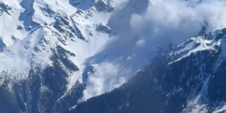 Mundo: Avalanche nos Alpes franceses deixa ao menos seis pessoas mortas