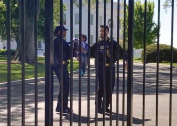 Mundo: Bebê ‘invade’ Casa Branca e obriga serviço secreto a agir rapidamente