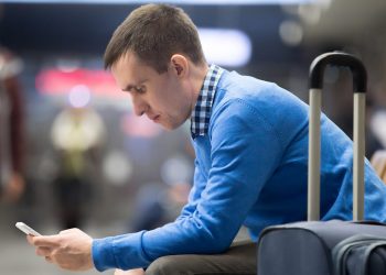 Mundo: FBI alerta para que viajantes não recarreguem celulares nos aeroportos
