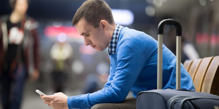 Mundo: FBI alerta para que viajantes não recarreguem celulares nos aeroportos